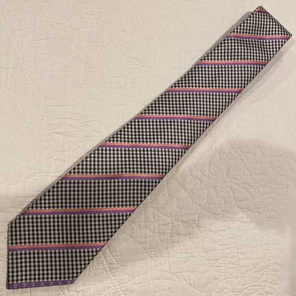COPY - Chanel Silk Tie - Picture 16 of 16